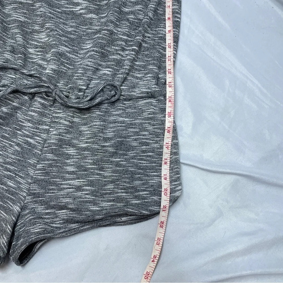 Mossimo strapless short shorts romper with tie up waist band/belt size small - Picture 11 of 13